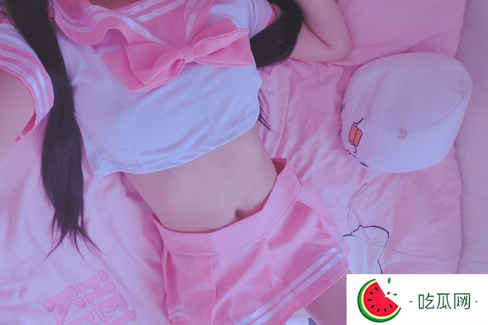 萌白酱甜味弥漫的旗袍半开襟究竟有怎样的魔力?
