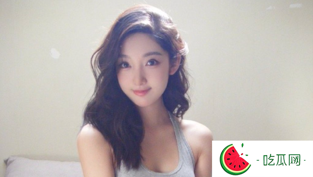 都美竹大晒比基尼泳装，火辣身材曲线毕露，网友：要相信吴亦凡的眼光