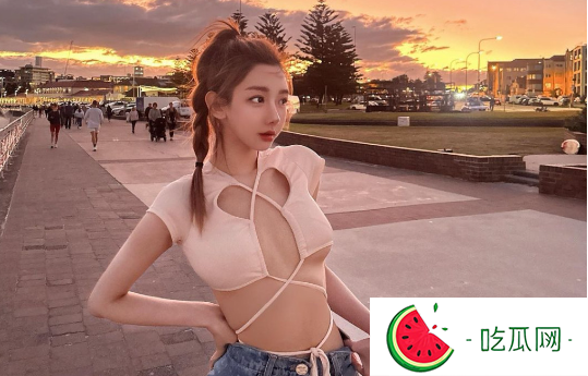 陈冠希旧爱谢熙婷晒照，超性感上衣秀火辣身材