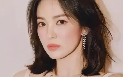 李秉宪和宋慧乔的梗，后门战神李乘宪是什么意思