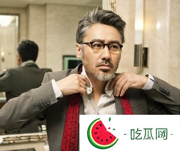 吴秀波娇妻罕见曝光 肤白貌美(图)