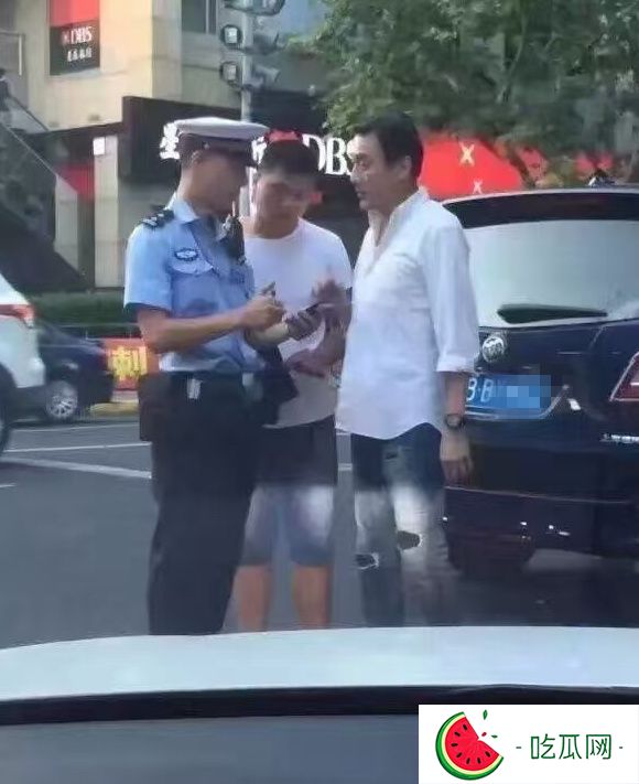 警界大咖被抓？梁家辉在上海被交警开罚单
