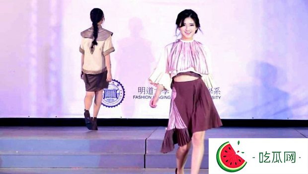 赵露思昔赴台念2年大学，“试吃泡面、摆摊卖馄饨”模样曝光