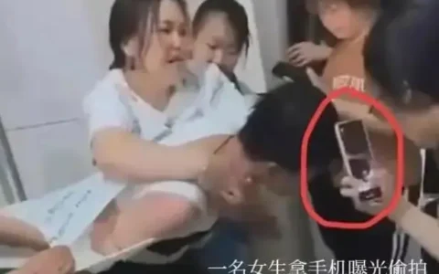 河北师范大学一男生假装女生，进入女澡堂女浴室偷拍视频被发现
