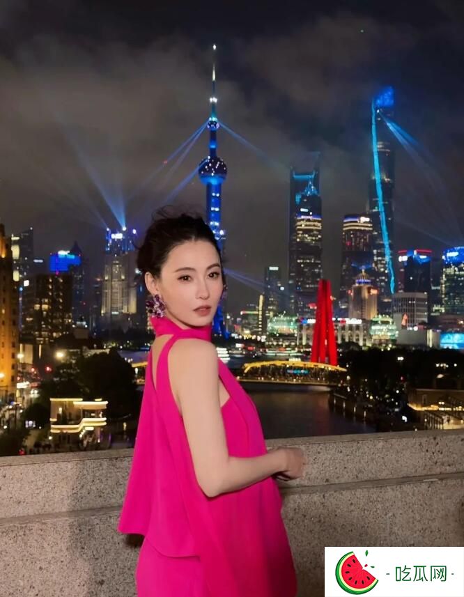 张柏芝更新动态大秀身材 网友直呼：美到心坎