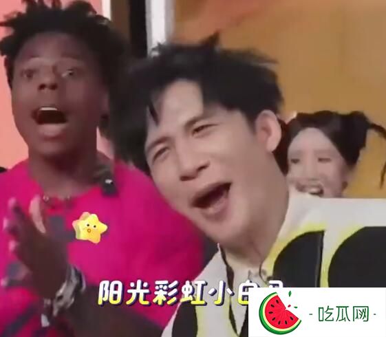 甲亢哥大张伟合唱《阳光彩虹小白马》 网友直呼：梦幻同框！