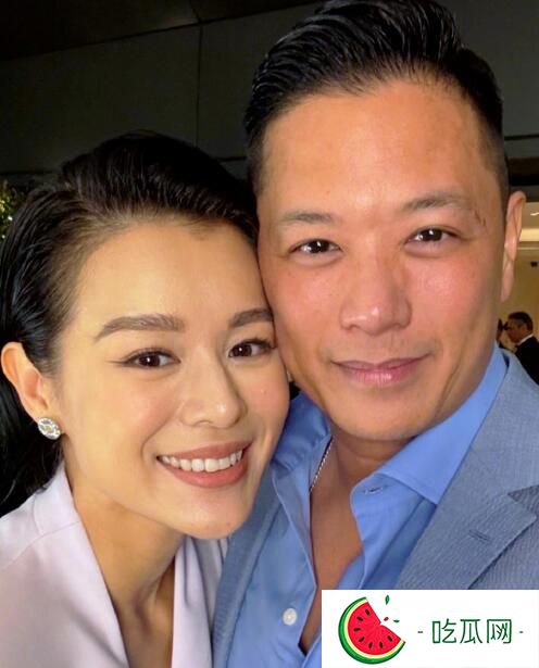 李乘德夜店风波后首晒与胡杏儿合照 ​
