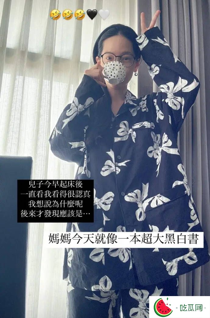曾之乔产后首晒照 配文：儿子一直看我