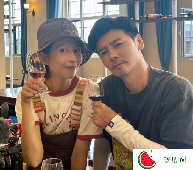 蔡少芬谈与张晋17年婚姻 自曝并非外人看来那么好