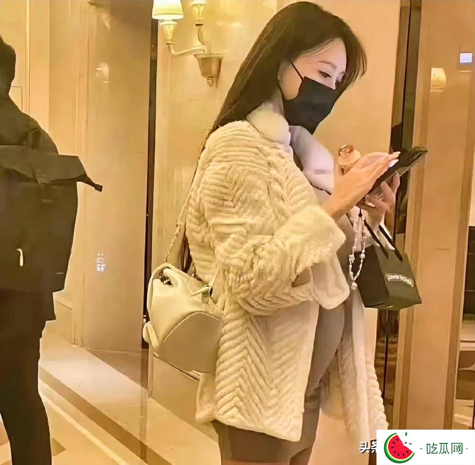 曝叶珂产女细节！妖怪称收到孩子照片，黄晓明心情大好，ip显端倪