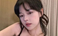 沫子深夜开直播被粉丝问怎么看上现任男友-直言：因为那晚得负责