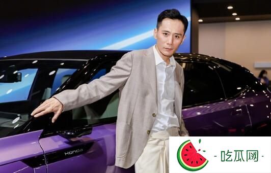 刘烨太瘦了 网友：像一根“竹竿”