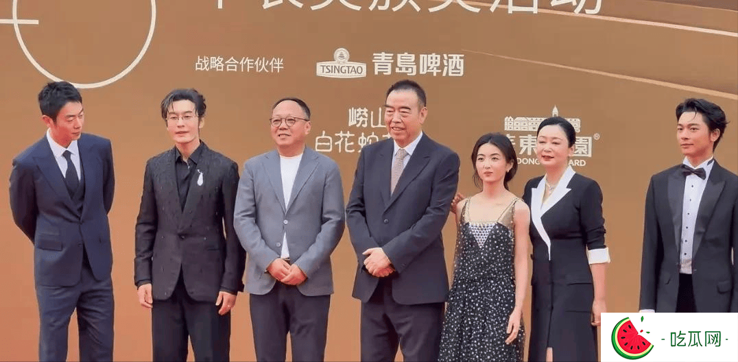 66岁倪萍、56岁陈红同框，都梳了同款发型，陈凯歌旧爱新欢同台并未尴尬