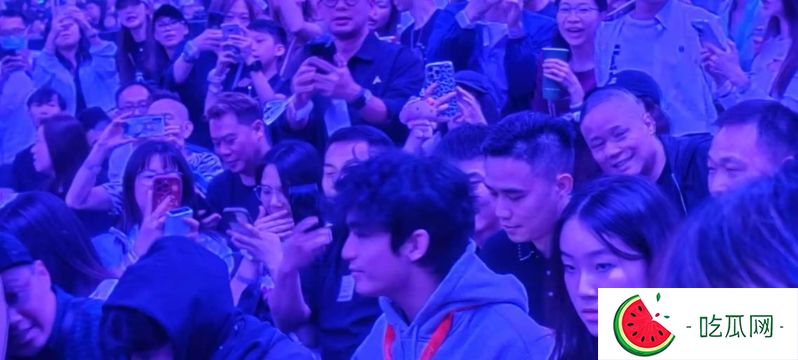 Lucas谢振轩与Quintus谢振南在场内被捕获。