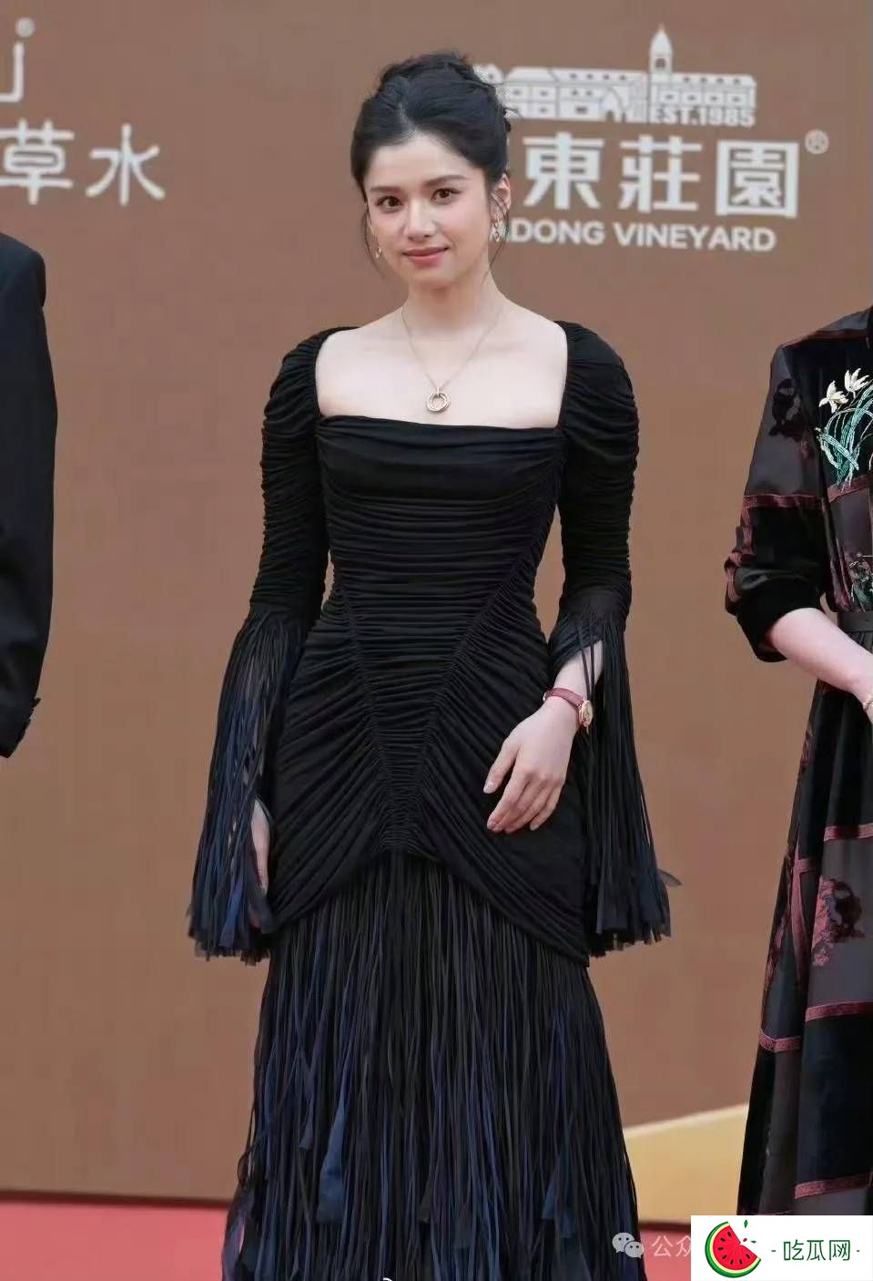 妈呀，华表奖红毯女星生图太真实，一个个像是吃了防腐剂似的