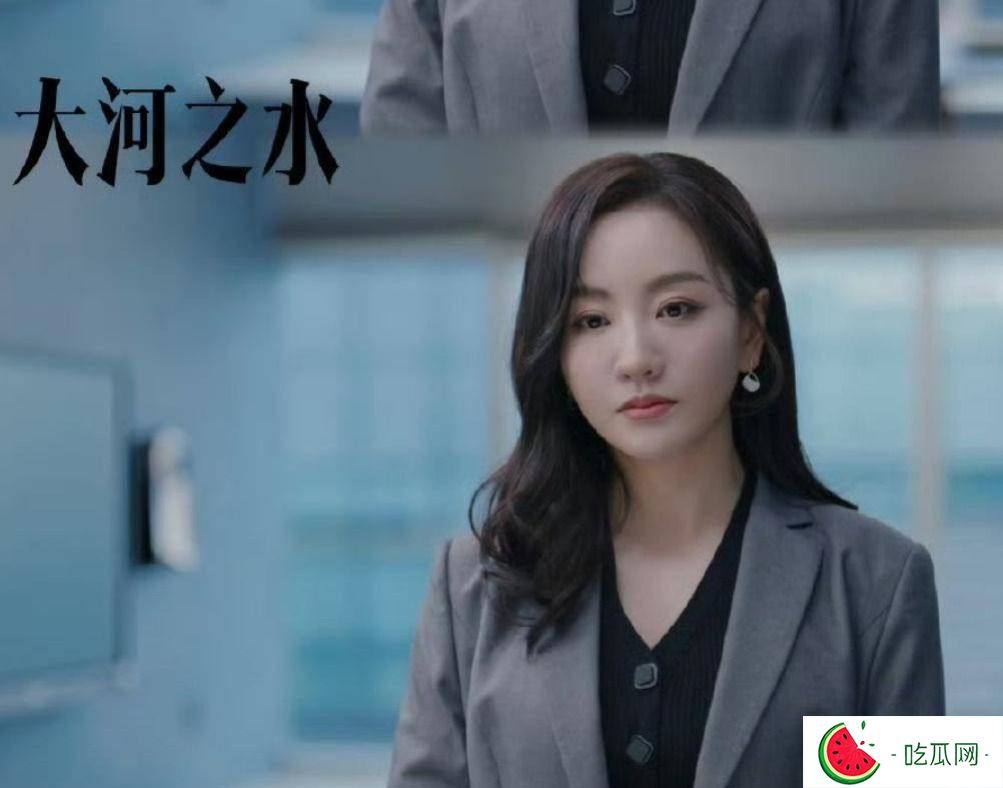 43岁杨蓉与26岁赵露思近照，颜值差距不大，治愈“焦虑症”！