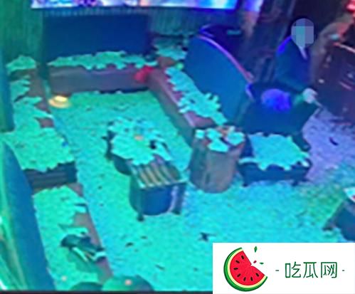 莫兰特夜店事件图片曝光，莫兰特夜店练腰腹力量画面！