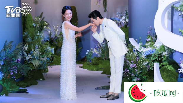 萧敬腾世纪婚礼，向华强夫妇贺干儿子！群星现身沾喜气