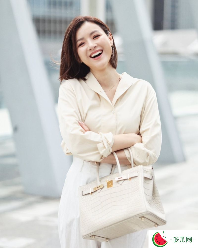 43岁的陈茵媺与年长10年的陈豪结婚11年，婚后成为幸福女人。