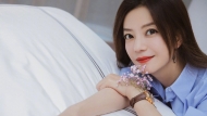 赵薇素颜近照曝光，手臂惊现不明肿块疑生瘤，面容浮肿显疲态