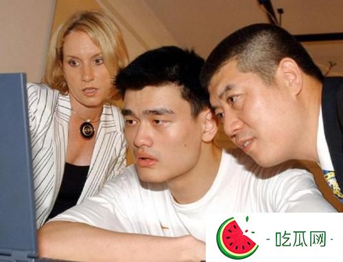 姚明是哪一年的选秀状元？他不可能被打破的8个纪录是那些？