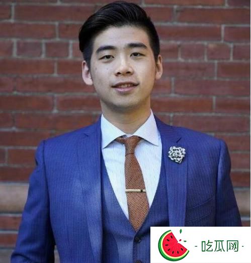 何超盈和辛奇隆怎么认识的？
