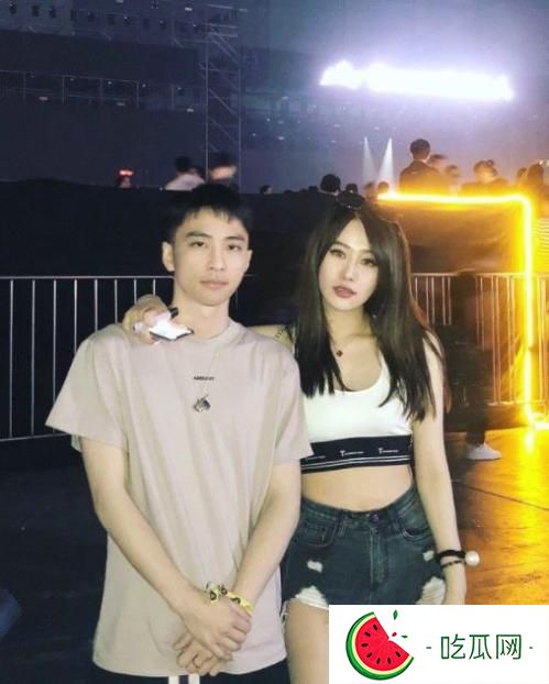 范斯晶和第一任男友林宇航为什么分手？她现任男友守卫做什么的？