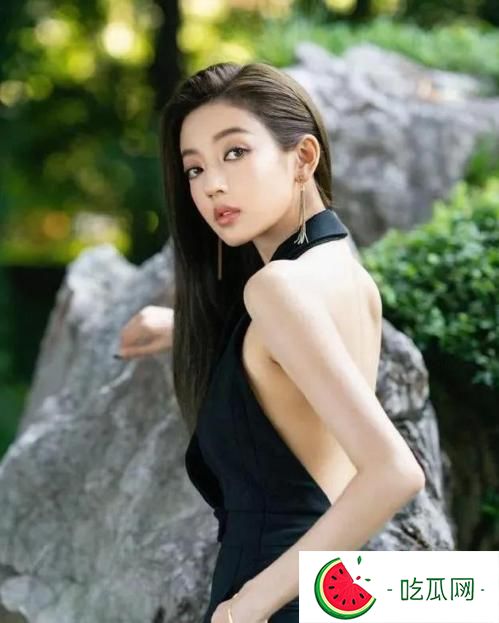 何瑞贤是哪个公司的艺人？她是混血儿吗？