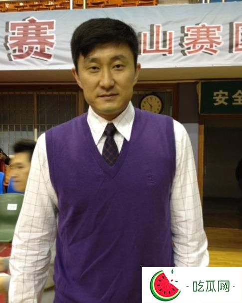 杜峰的现任妻子是谁？他和第一任老婆离婚了吗？