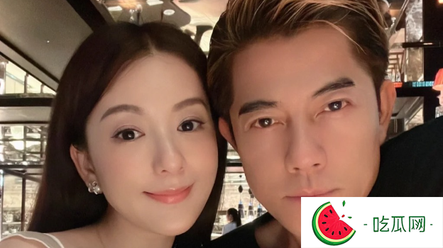 郭富城与老婆机场私下互动惹热议！同款手袋曾多次连累天王被批评？
