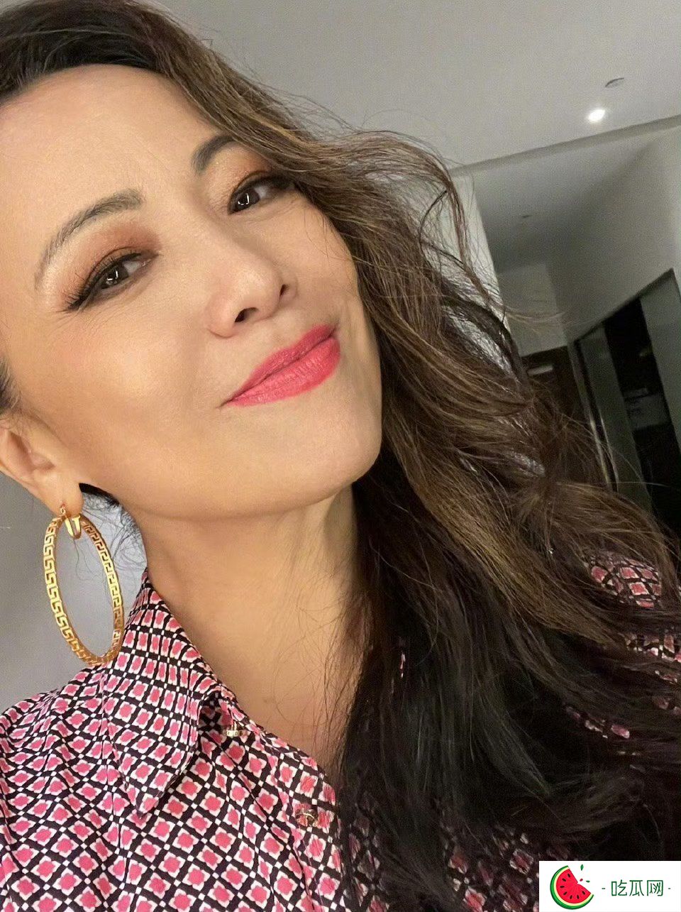 邓萃雯认曾“只演女主角”！赴美进修迎人生转机 回归连庄视后宝座！
