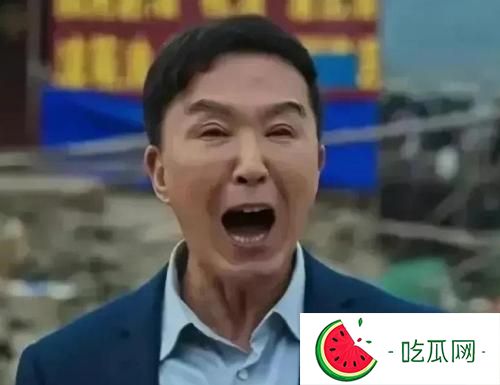 吴刚的双眼皮是整容割的吗？他眼睛看起来怎么怪怪的？