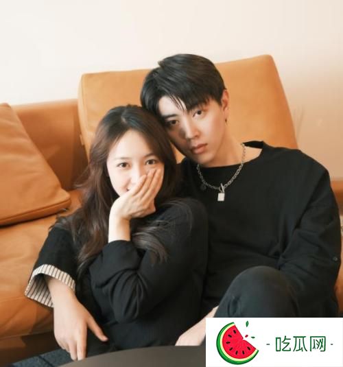秦牛正威和孔语浩怎么认识的，他们在一起多久了？