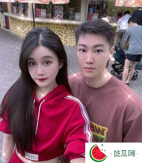 赵本山女儿球球真实姓名叫什么(赵本山女儿求求没整容的照片)