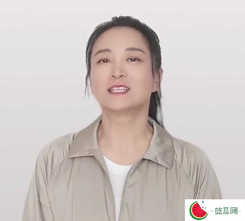 贾玲近照又瘦了引热议 网友：朝气十足