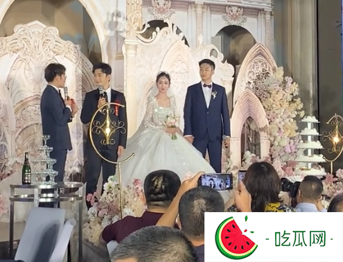 黄晓明参加表弟婚礼随礼红包多少钱？baby同一天也上热搜
