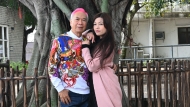 李龙基未婚妻出狱或从事教育工作，同王青霞讲心不讲金：皮筋当戒指