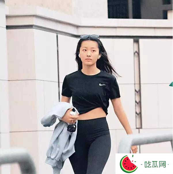 陈奕迅女儿陈康堤官宣将以歌手身份出道，已签约华纳唱片