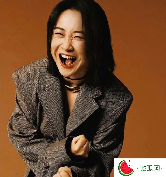 退出春晚，被综艺“开除”，43岁的贾玲终究还是把自己“作没了”