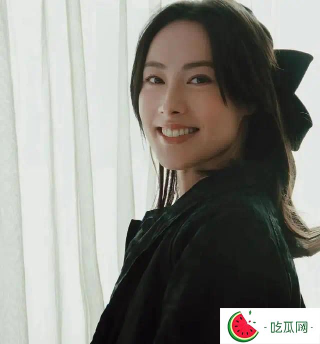 梁洛施：大儿子16岁，二子15岁，小儿子15岁，36岁的她美若天仙