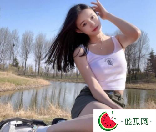 林允微整形传绯闻引争议 爆惹怒周星驰