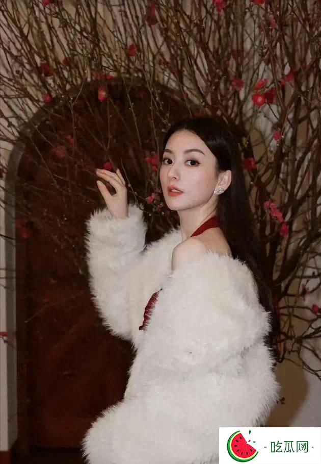 郭富城一家亮相马场：女儿高清正面曝光，方媛小腹微凸引三胎猜测