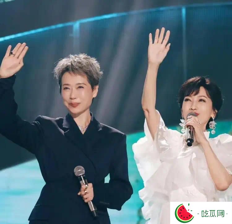叶童退出，撕开2人的真实关系，赵雅芝略显尴尬，苏州站成绝响