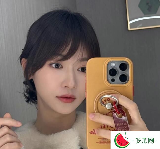 吴谨言现身产后首个公开活动 发文：好久不见 ​