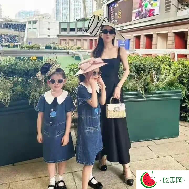 尴尬！大家只找郭富城合影，方媛打扮绝美被晾一边，天王嫂空头衔