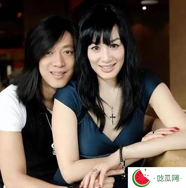 钟丽缇健身遭吐槽，肥胖臃肿似大妈，女神形象已不复存在