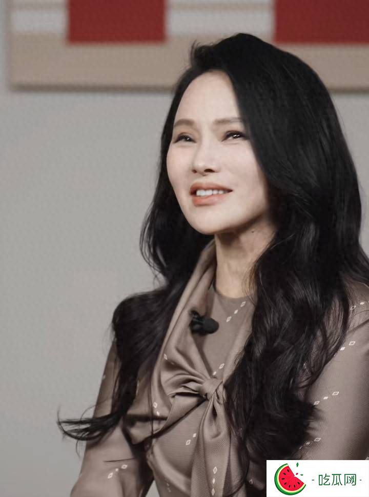 伊能静这段回应太有情商，刘亦菲深厚友谊背后原因曝光
