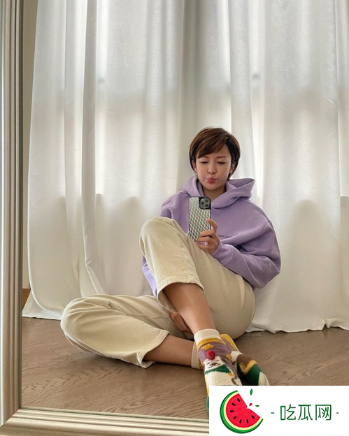 香港女星张曦雯曝曾确诊新冠(TVB女星已打完疫苗，系在国外参加婚礼时感染)
