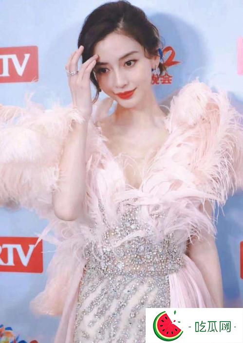 黄晓明凌晨发博为儿子庆生(黄晓明和Angelababy离婚了吗)