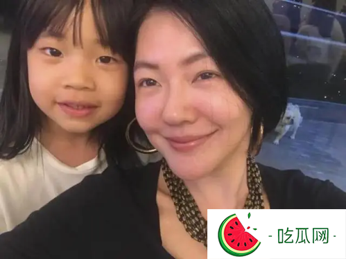 小S小女儿确诊新冠好了吗？病情严重发烧发到41.9度